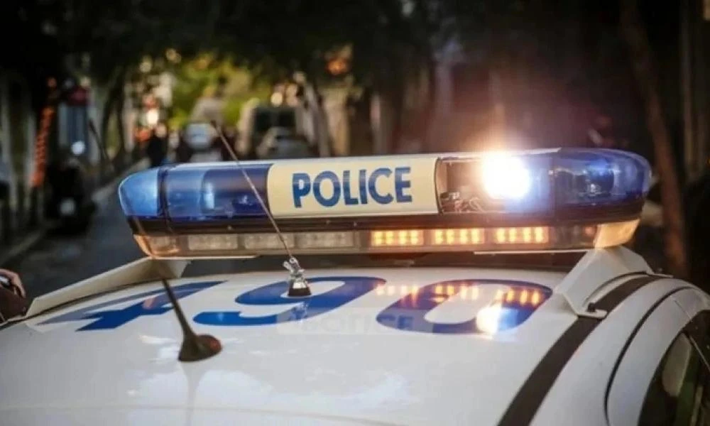 Καλαμάτα: Συνελήφθησαν δύο ανήλικοι που πέταξαν βεγγαλικά - Βρέθηκε πάνω τους ναυτική φωτοβολίδα
